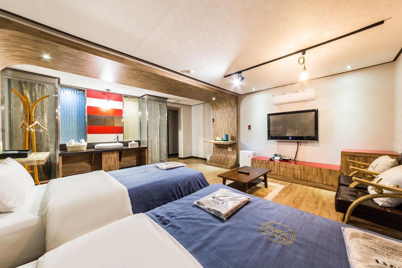 Chuncheon Sohsul Hotel エクステリア 写真