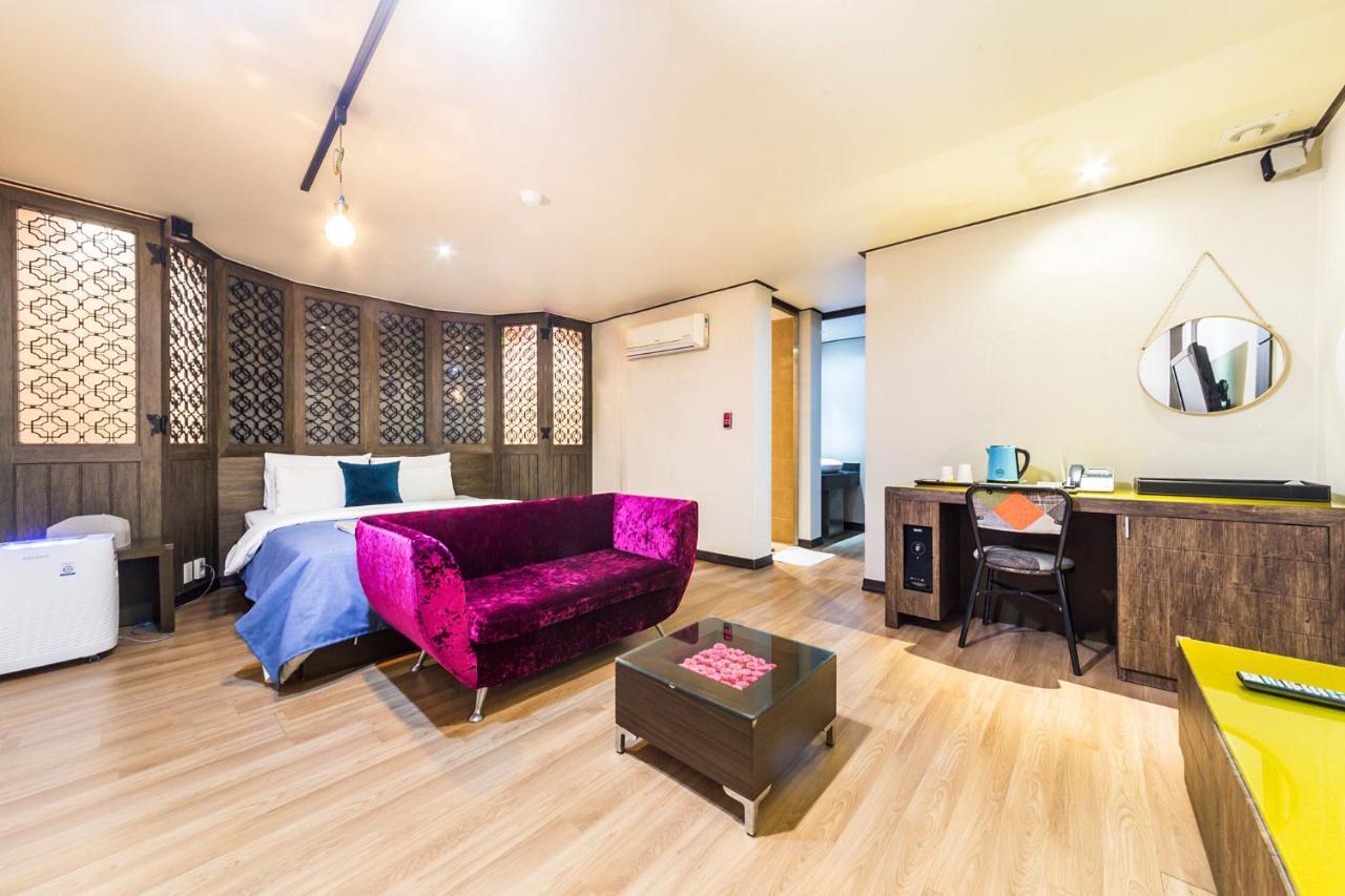 Chuncheon Sohsul Hotel エクステリア 写真